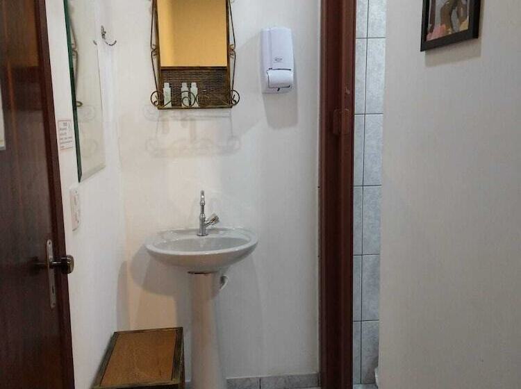 ペンション Pousada Girassol