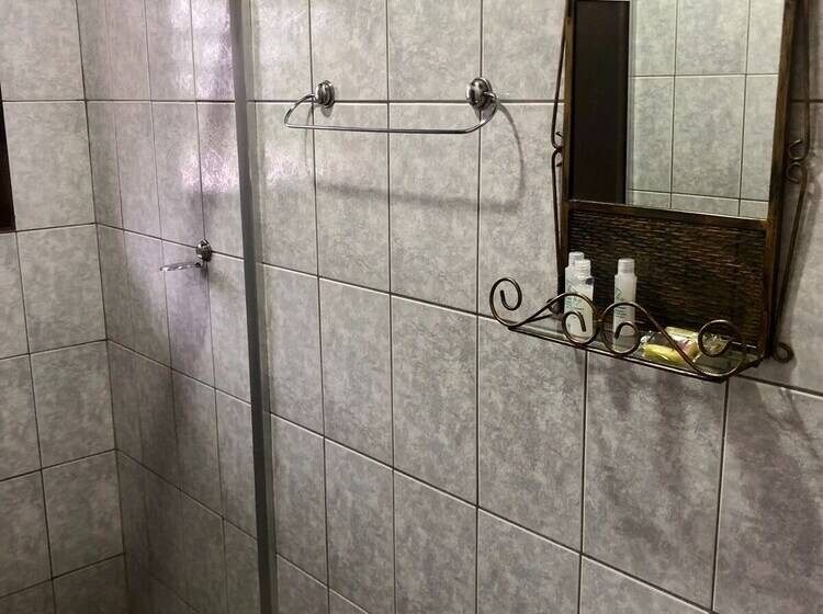 ペンション Pousada Girassol