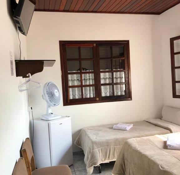 ペンション Pousada Girassol