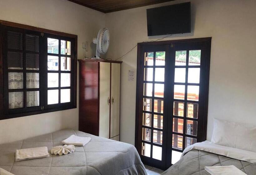 ペンション Pousada Girassol