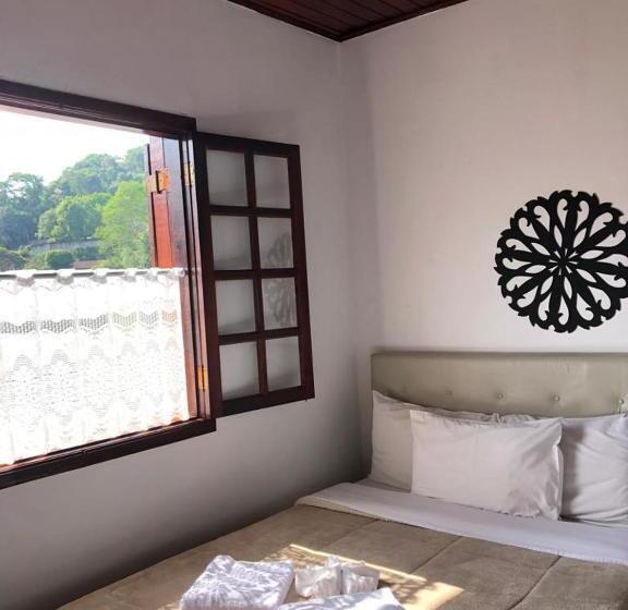 ペンション Pousada Girassol