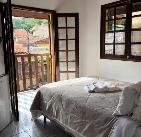 ペンション Pousada Girassol