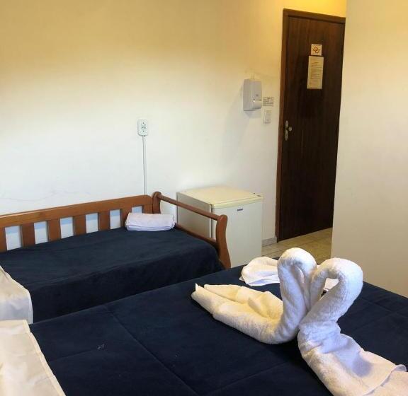 ペンション Pousada Girassol