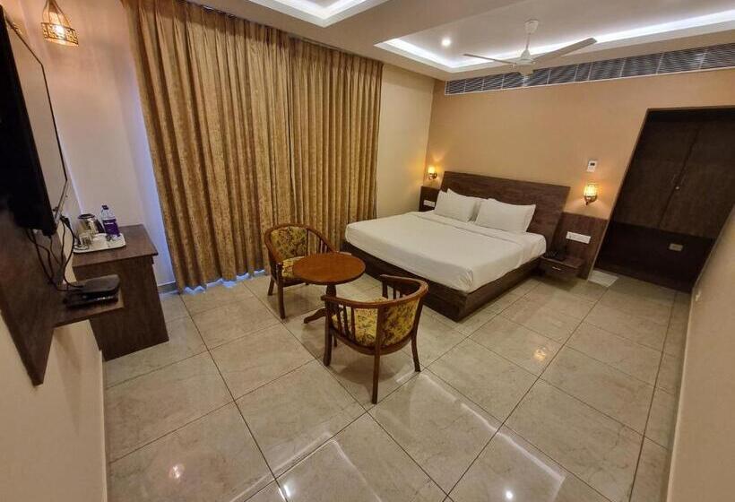 هتل Plutus Residency