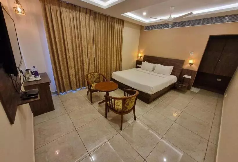 هتل Plutus Residency