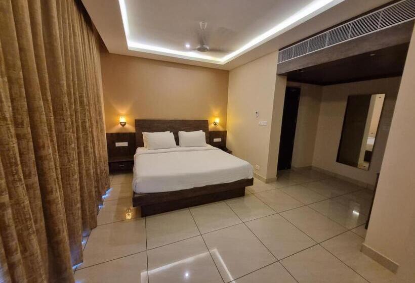 هتل Plutus Residency