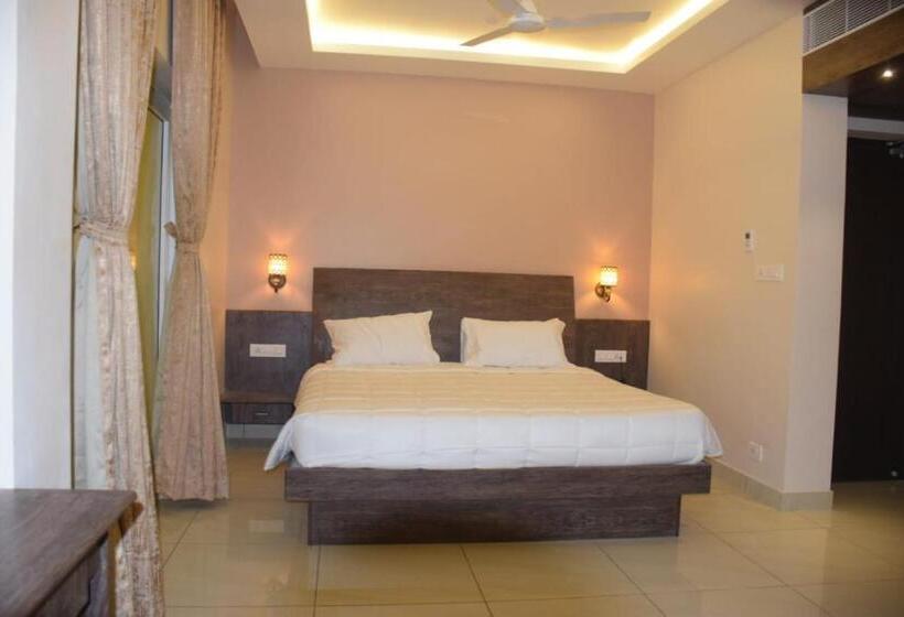 هتل Plutus Residency