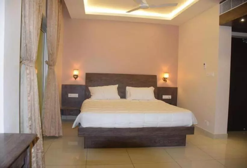 هتل Plutus Residency
