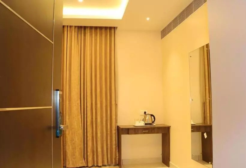 هتل Plutus Residency