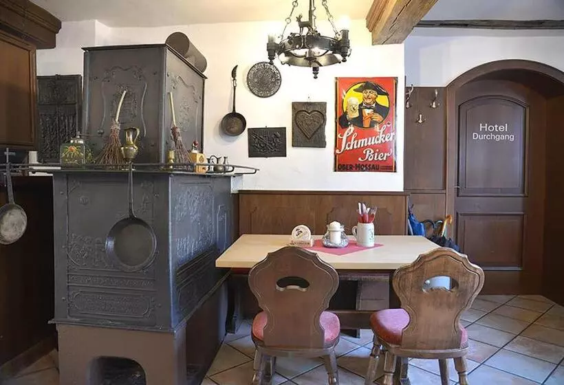 ホテル Gasthof Schmucker