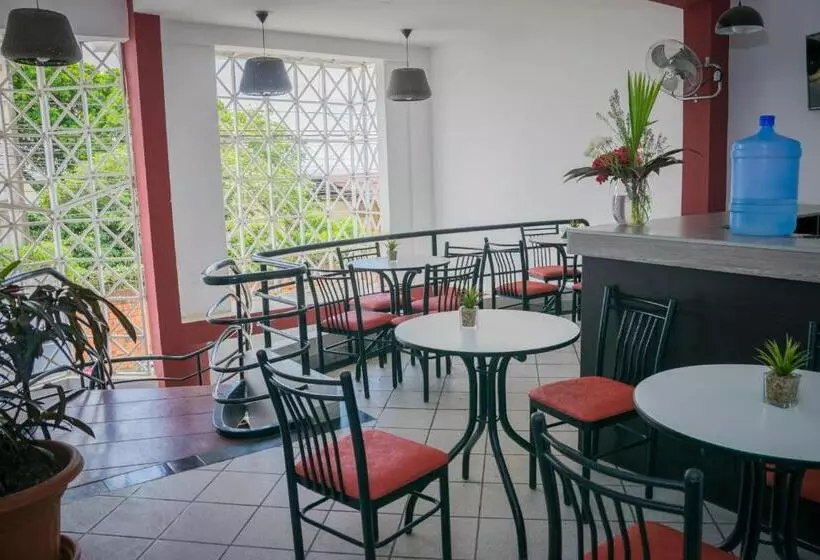 پانسیون Hostal Centrika