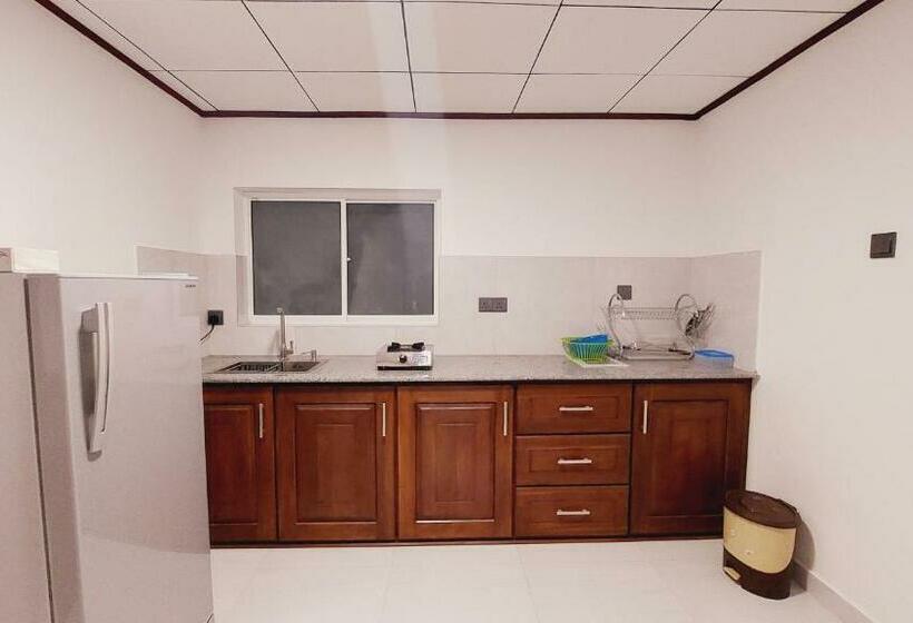 پانسیون Little Cottage Villa