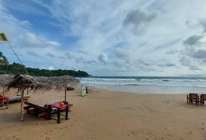 پانسیون Little Cottage Villa