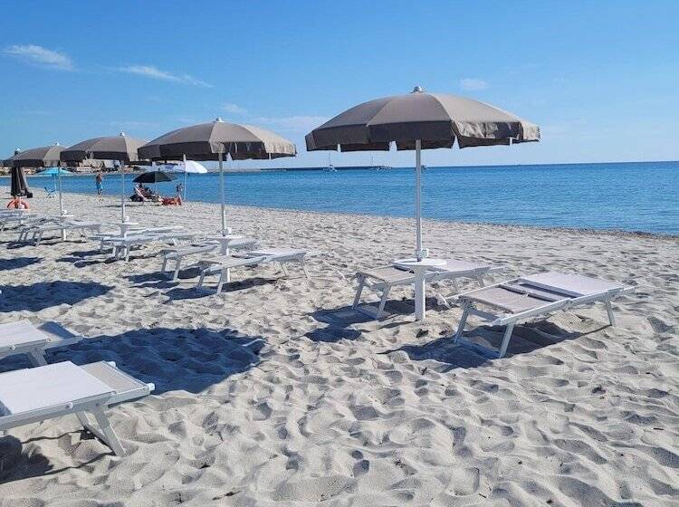 酒店 S'Arena Beach