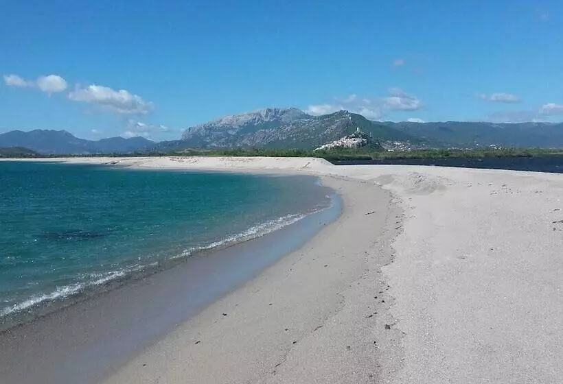 Hotelli S'Arena Beach