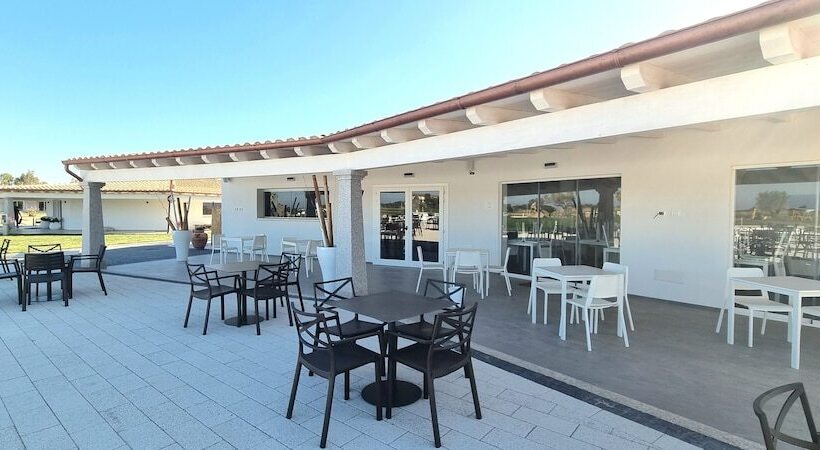 酒店 S'Arena Beach