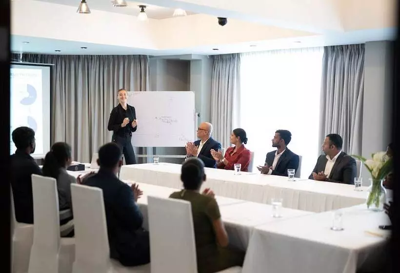 ホテル Maradha Colombo