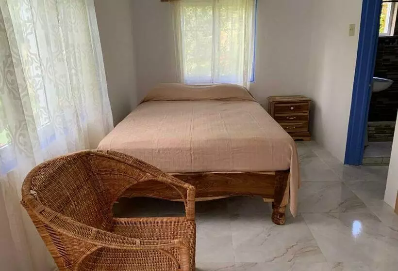 پانسیون Robin Hood Guest House