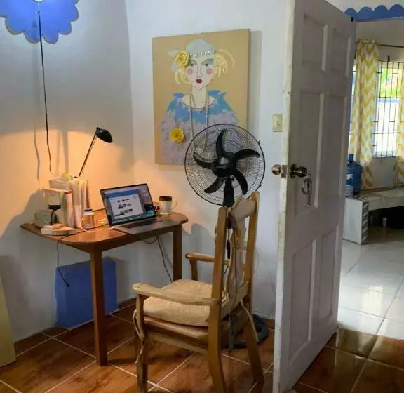 پانسیون Robin Hood Guest House