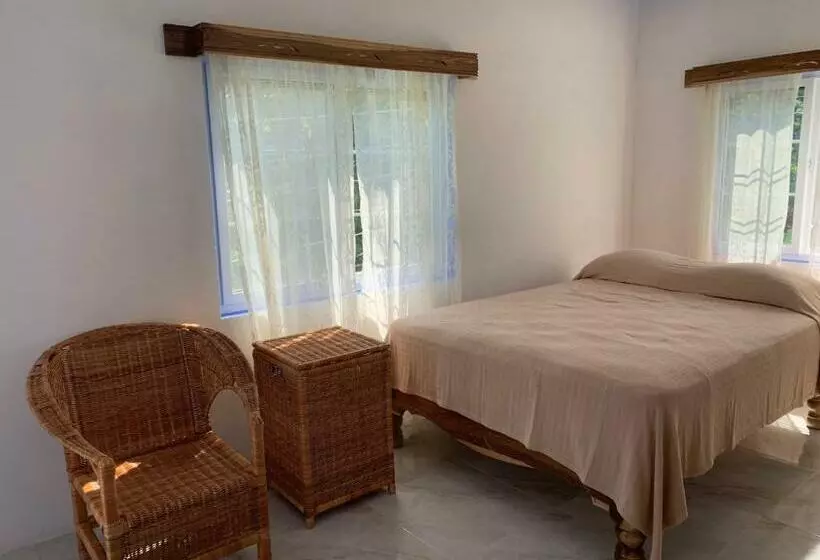 پانسیون Robin Hood Guest House