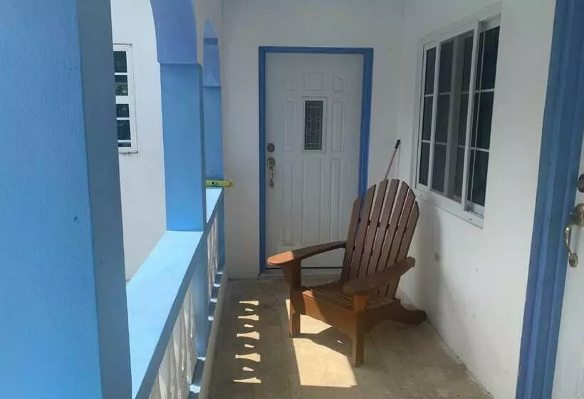 پانسیون Robin Hood Guest House