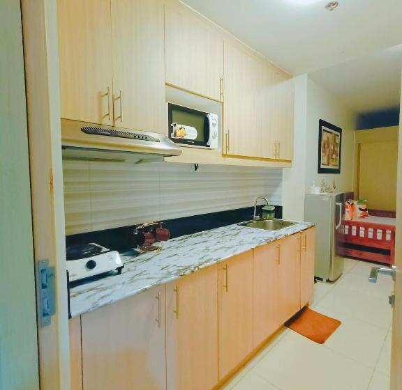 Rustic Taal View With Balcony