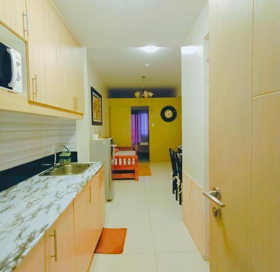 Rustic Taal View With Balcony