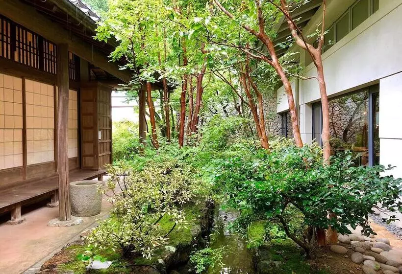 ホテル Tosawashi Kougeimura Qraud