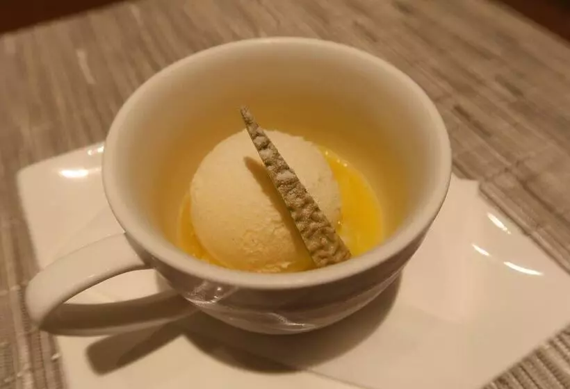 ホテル Tosawashi Kougeimura Qraud