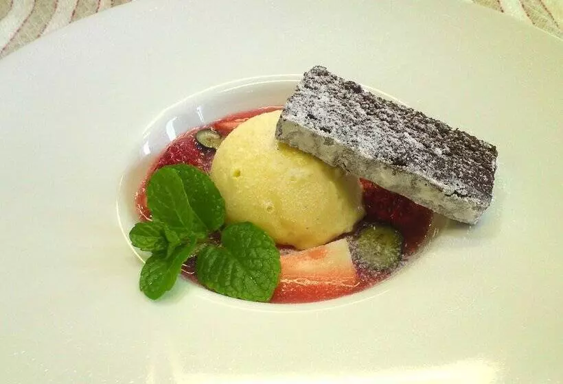 ホテル Tosawashi Kougeimura Qraud