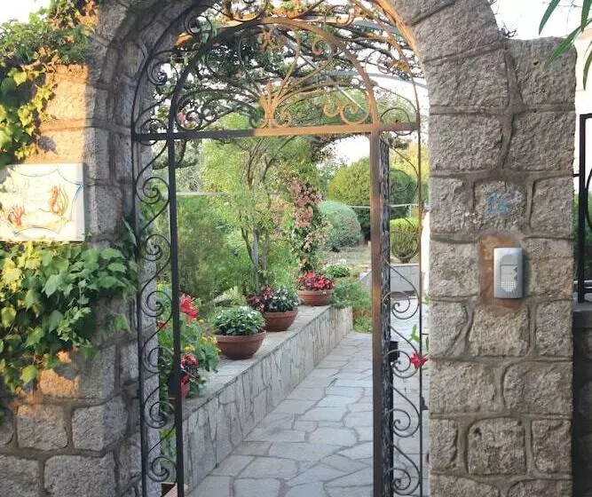 تختخواب و صبحانه Cavalluccio Marino