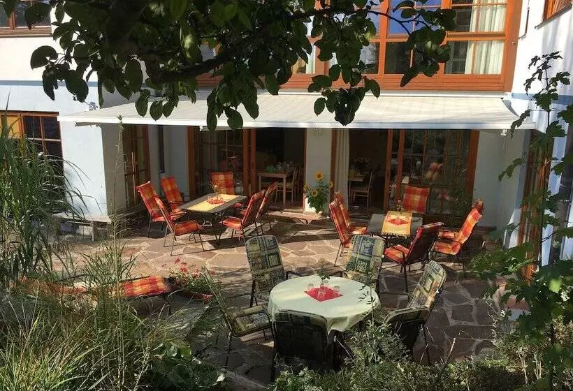 مبيت وإفطار Gästehaus Schmid