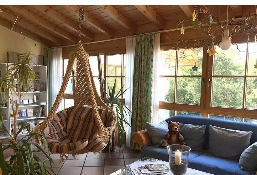 مبيت وإفطار Gästehaus Schmid