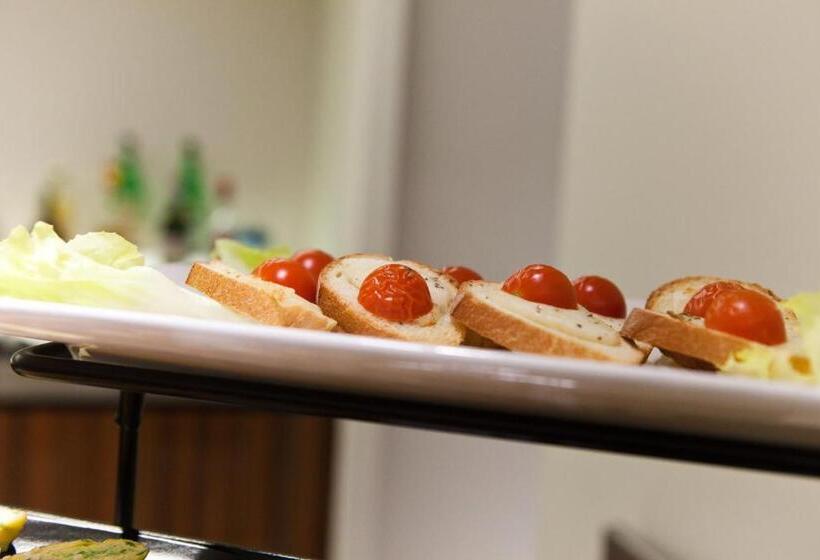 فندق Albergo Dei Laghi