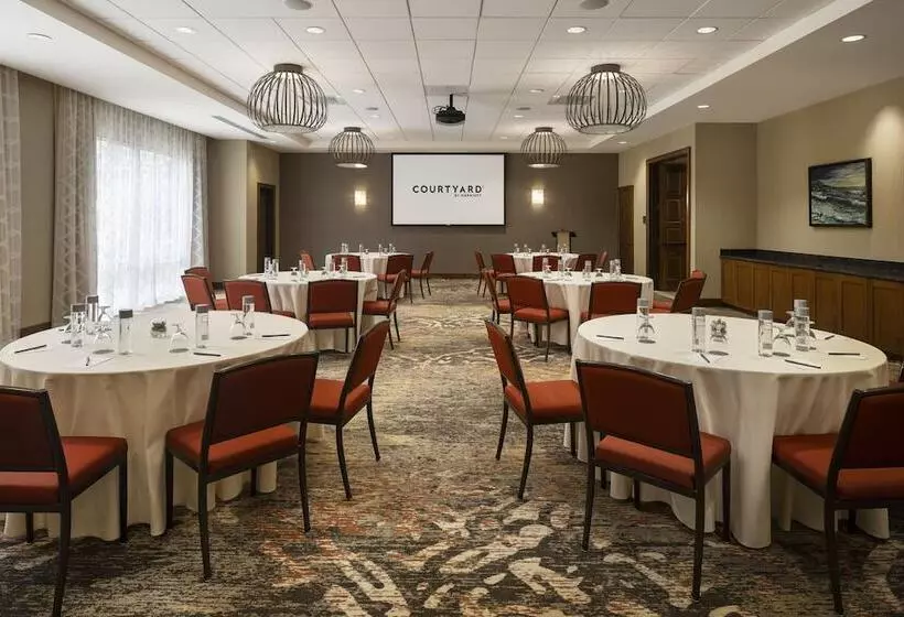 酒店 Courtyard By Marriott Santa Barbara Goleta