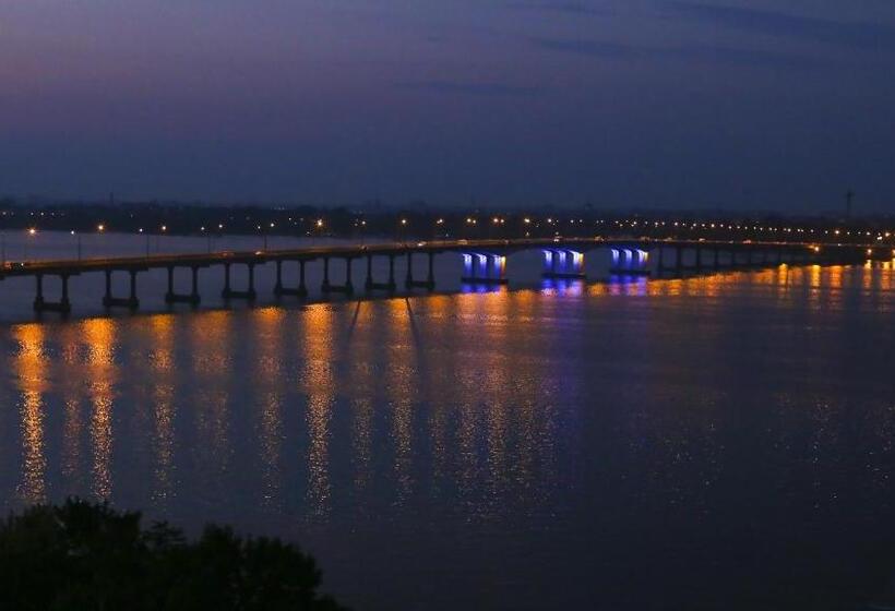 هتل Dnepropetrovsk