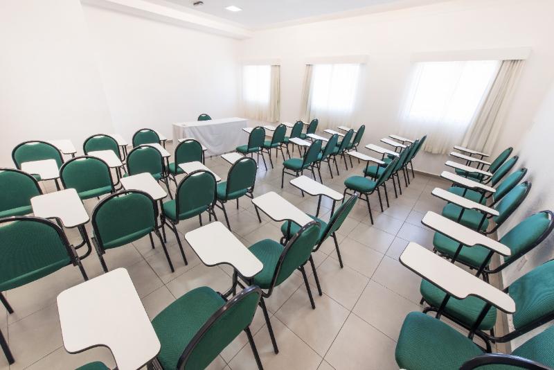 호텔 Limeira Suites