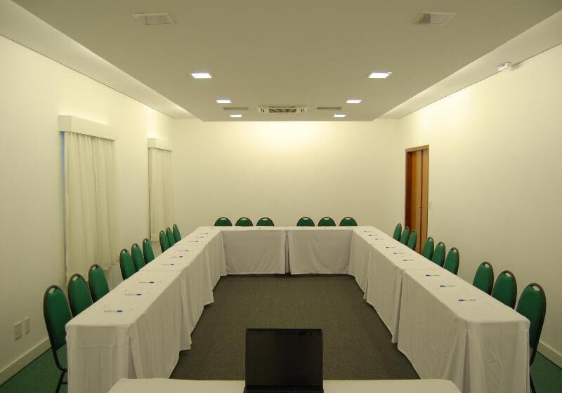 호텔 Limeira Suites