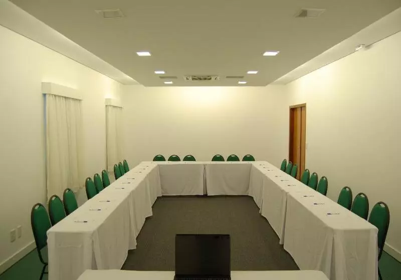 호텔 Limeira Suites