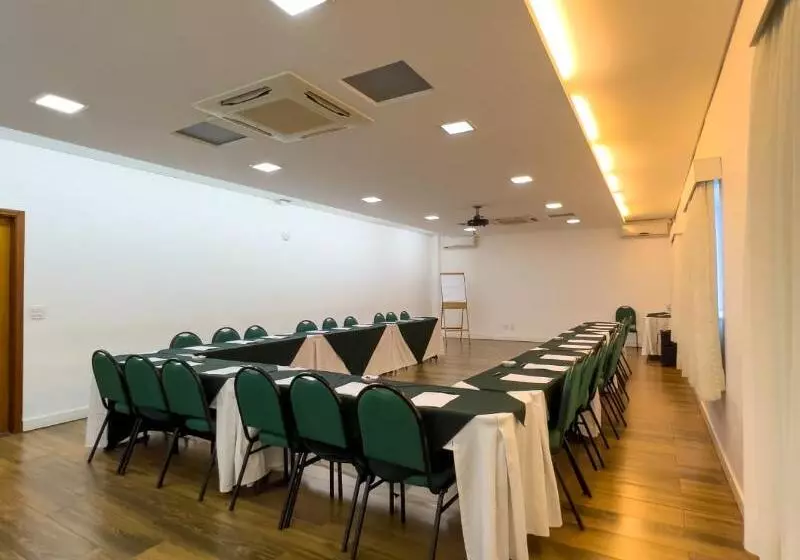 호텔 Limeira Suites