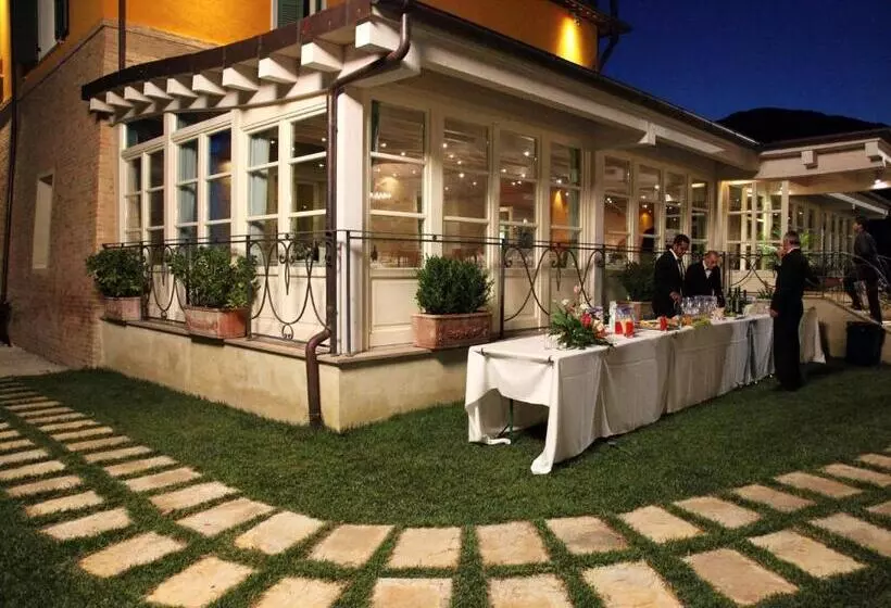 ホテル Relais Villa Fornari