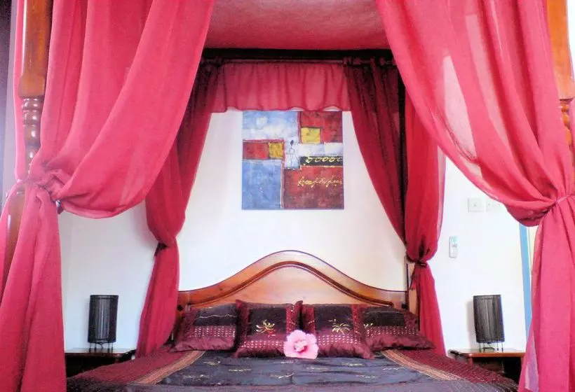 هتل Villa Azzurra