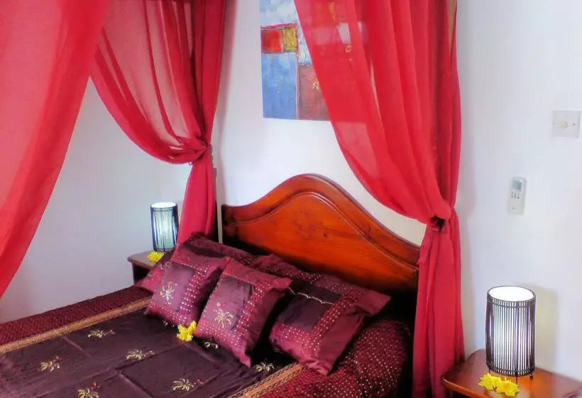 هتل Villa Azzurra