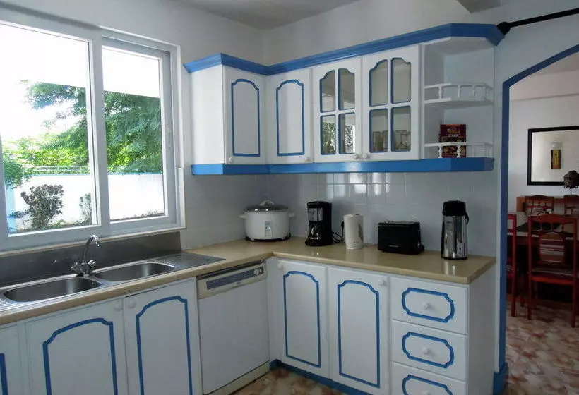 هتل Villa Azzurra