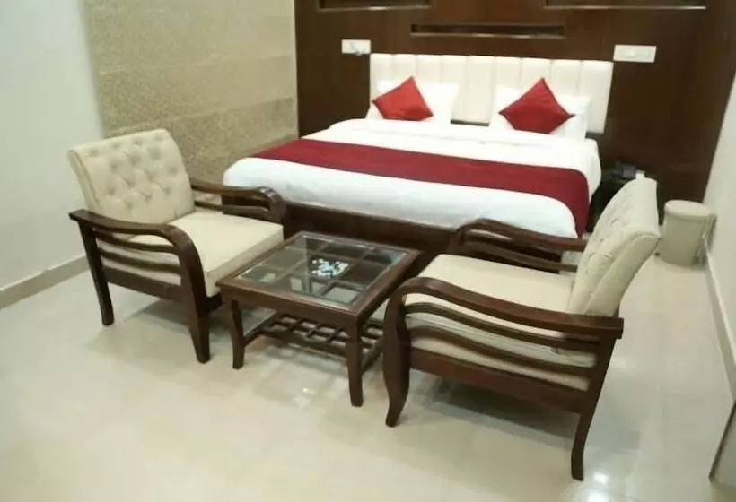 ホテル Eurasia Mohali Airport