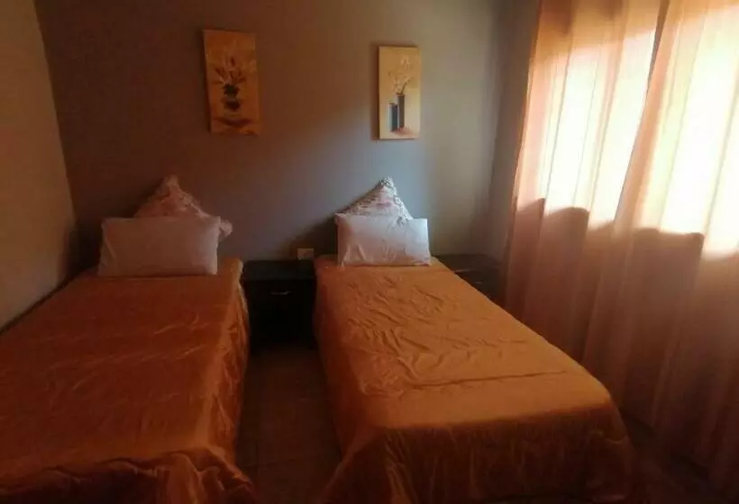 ベッドアンドブレックファースト Lux Contractors Accommodation