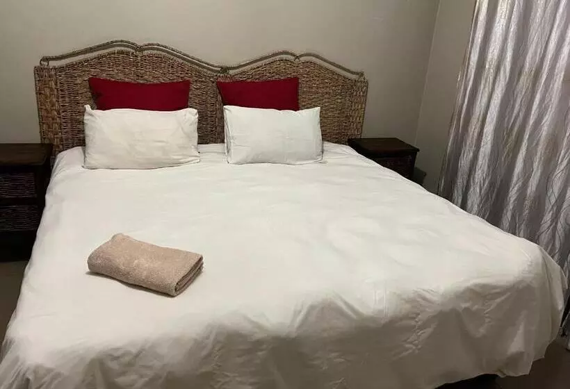 ベッドアンドブレックファースト Lux Contractors Accommodation