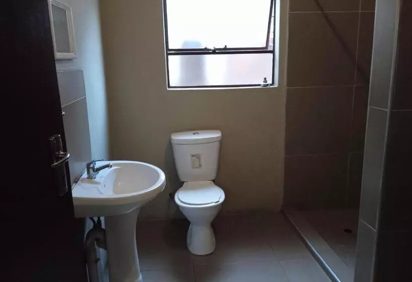 ベッドアンドブレックファースト Lux Contractors Accommodation