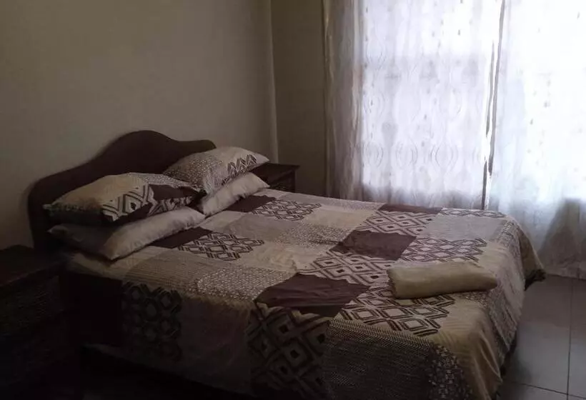 ベッドアンドブレックファースト Lux Contractors Accommodation