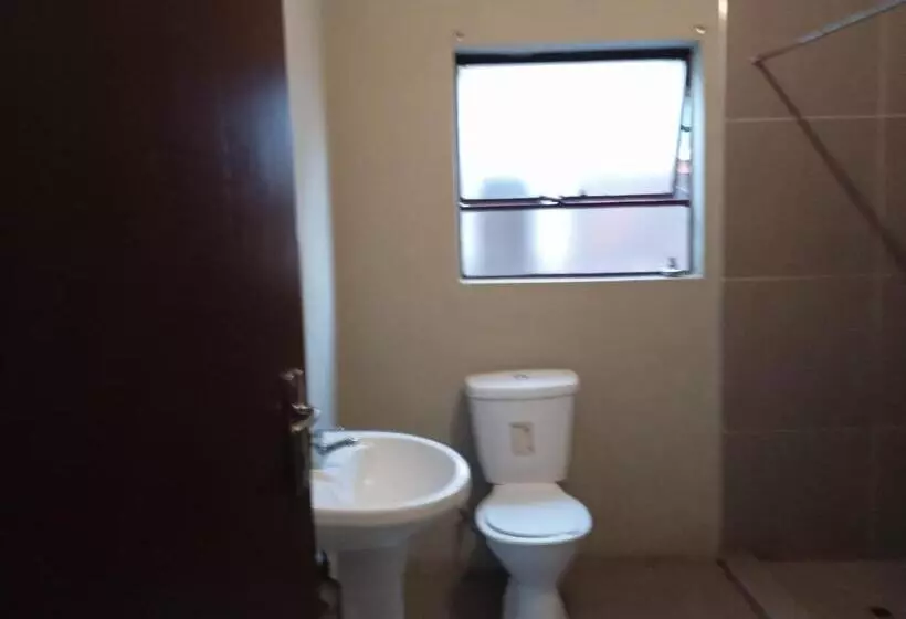 ベッドアンドブレックファースト Lux Contractors Accommodation